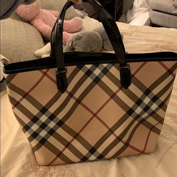 Burberry Handbags - Burberry nova tote Burberry Handbags - Burberry nova tote